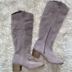 White Mountain Size 9 Boots